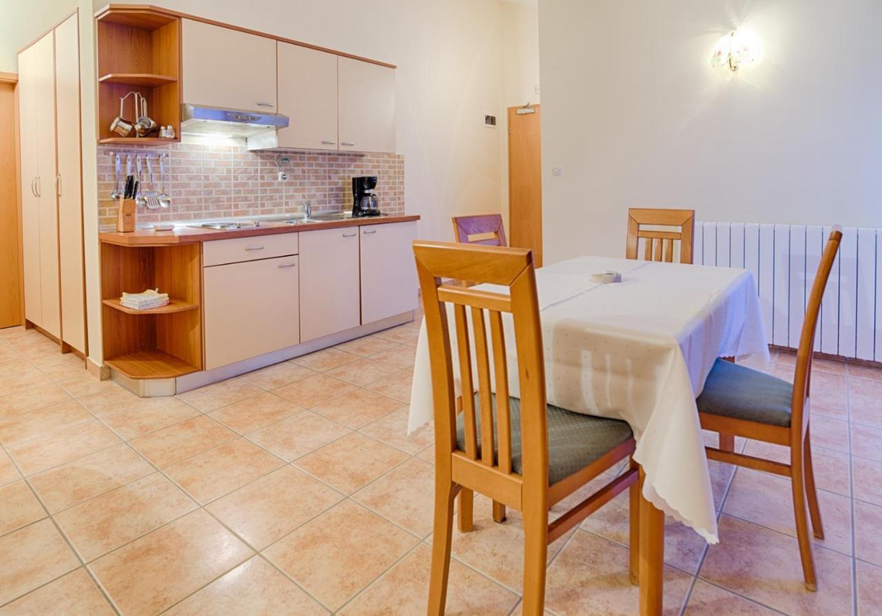 Arka Apartamento Stara Novalja Exterior foto