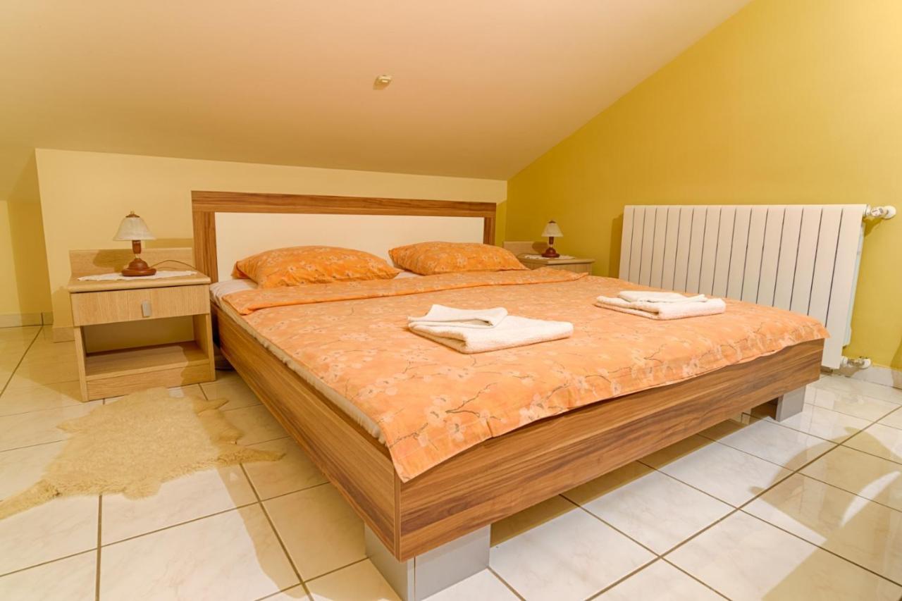 Arka Apartamento Stara Novalja Exterior foto