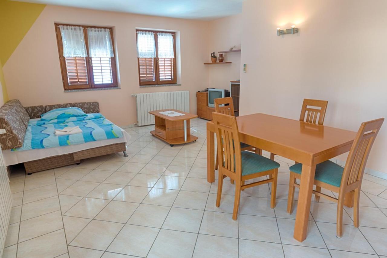 Arka Apartamento Stara Novalja Exterior foto