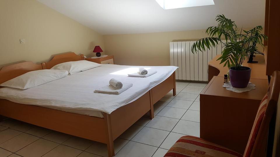 Arka Apartamento Stara Novalja Exterior foto
